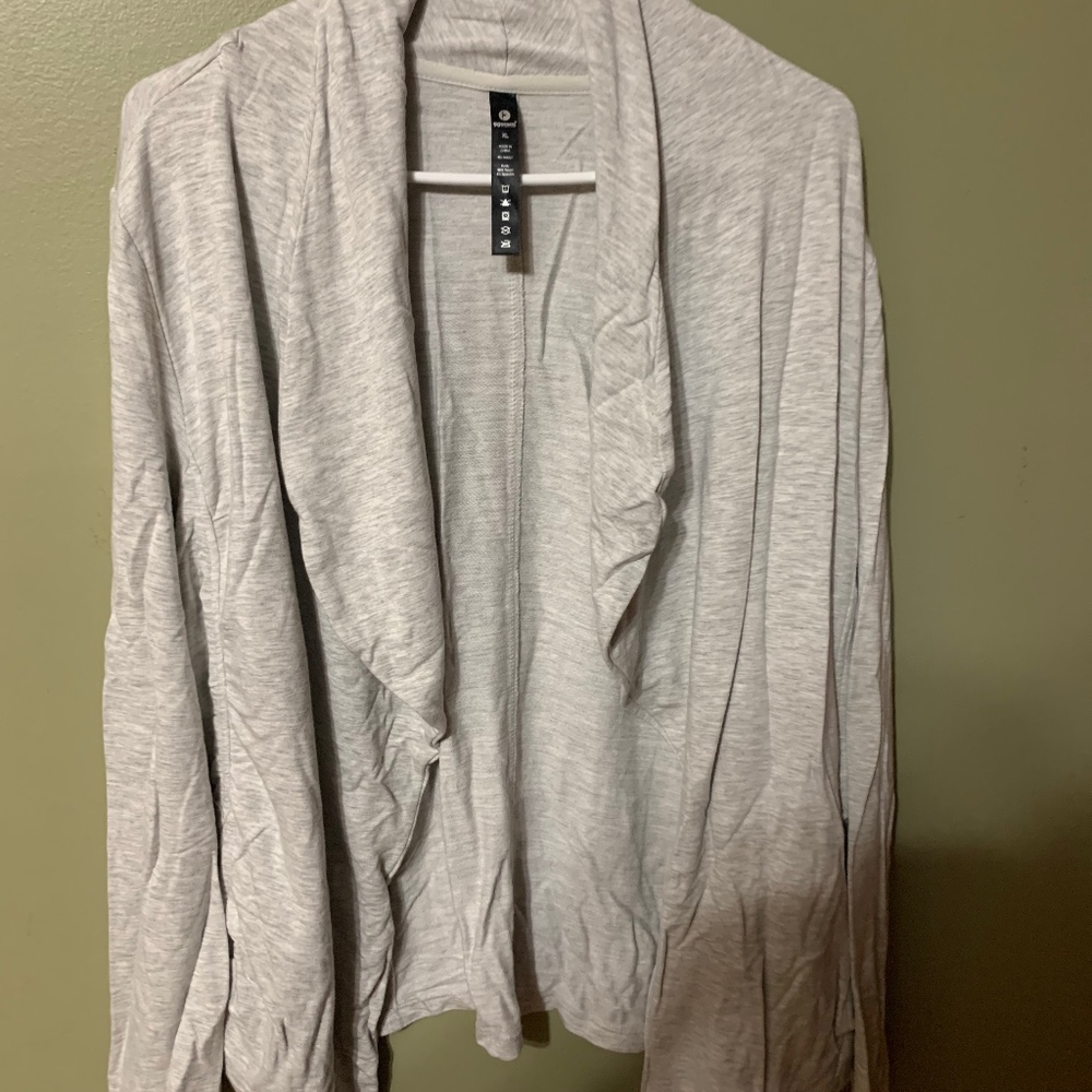 light grey sweatshirt cardigan